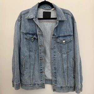 Levi’s oversized denim jacket